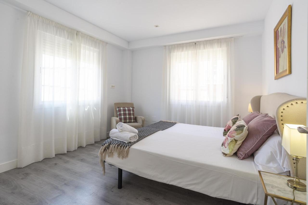 Soho Premium 4 Bedrooms Apartment Малага Екстер'єр фото